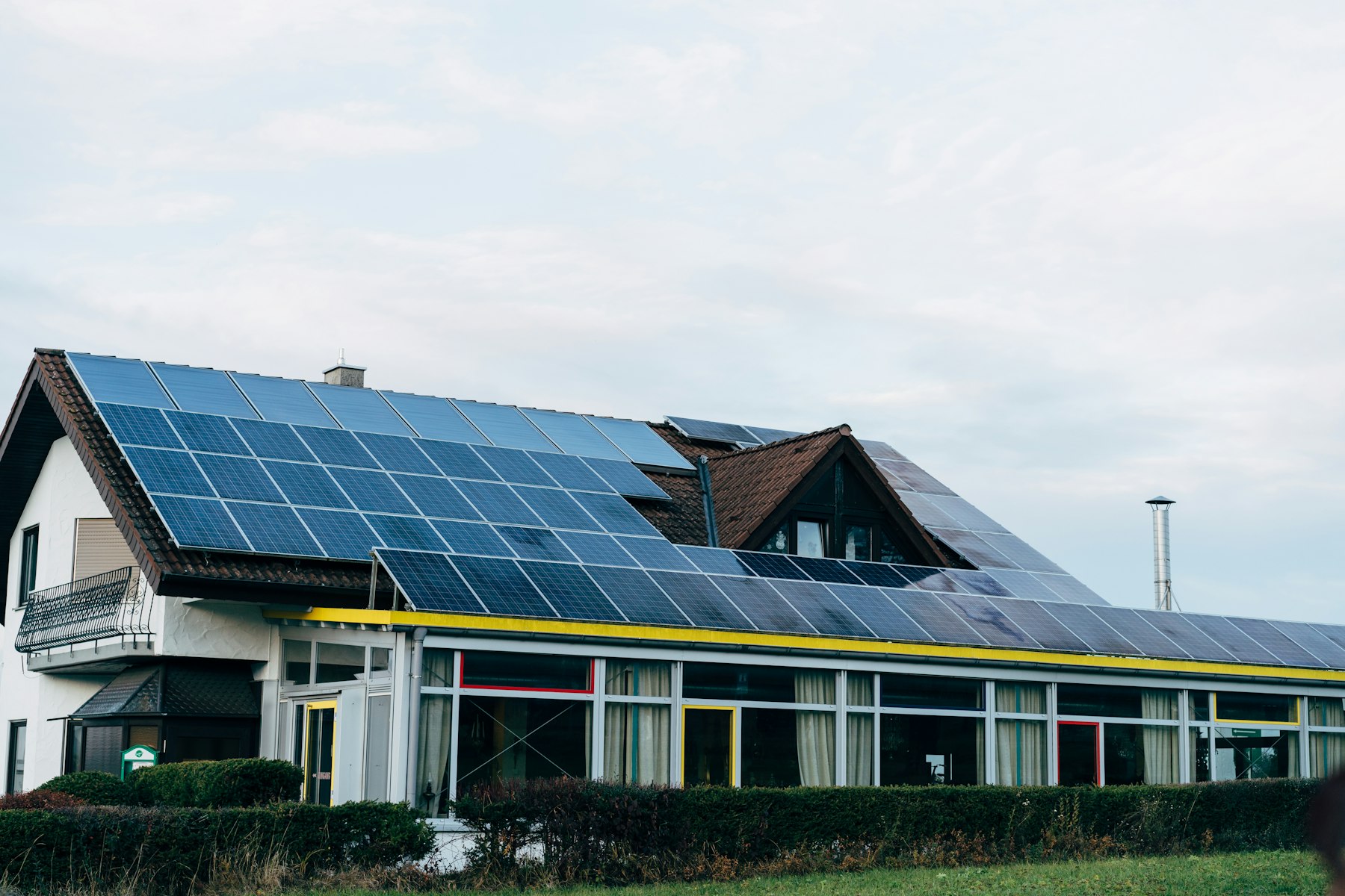 Dach mit Solaranlage in Basel